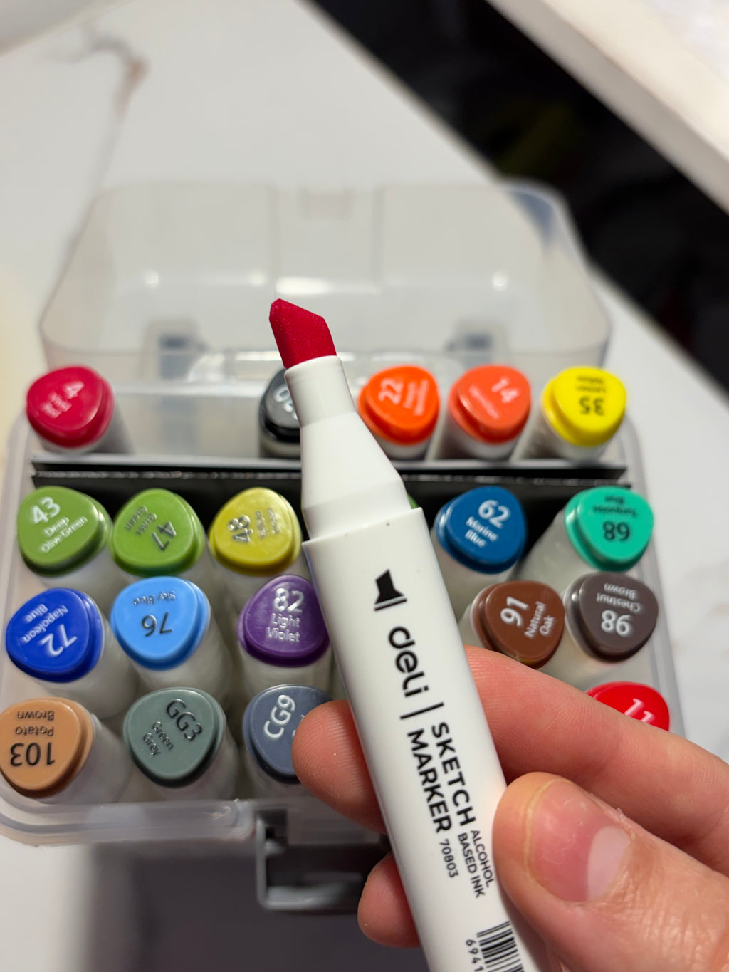 Deli 24 sketch markers