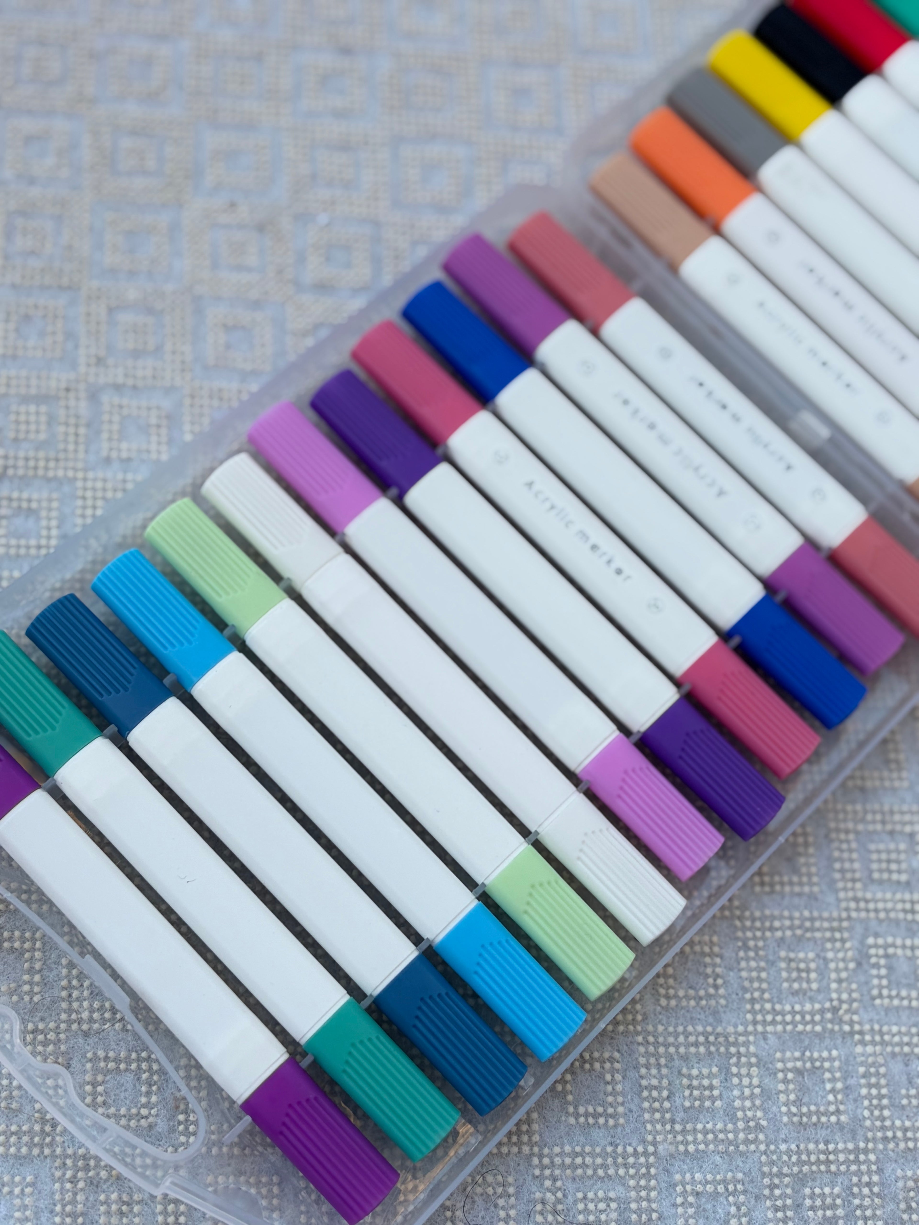 Twin acrylic marker 24- الوان اكريليك ٢ سن - سن ريشة و سن مدبب